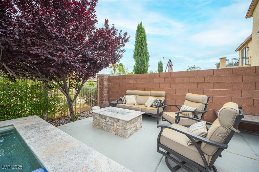 6937 Puetollano, North Las Vegas, NV 89084