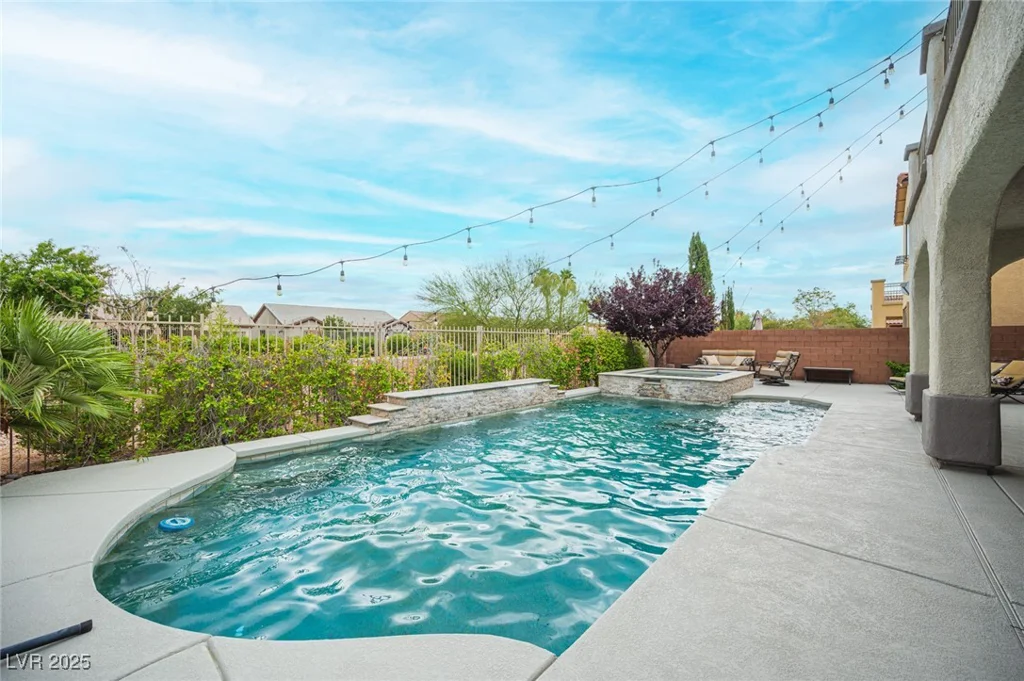 6937 Puetollano, North Las Vegas, NV 89084