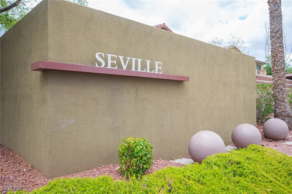 6937 Puetollano, North Las Vegas, NV 89084