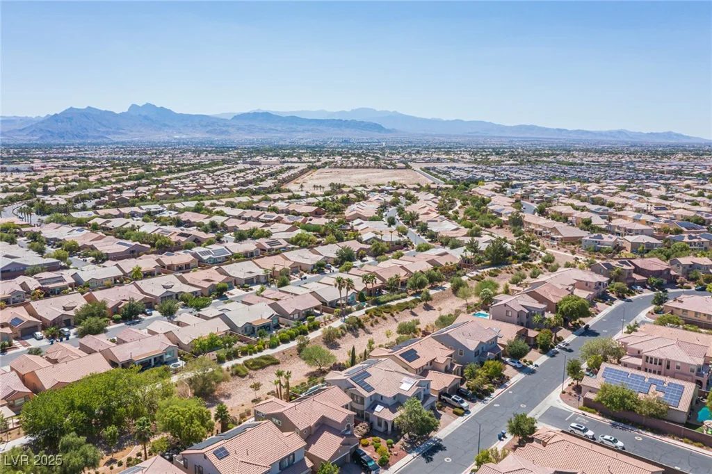 6937 Puetollano, North Las Vegas, NV 89084