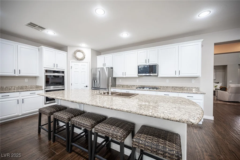6937 Puetollano, North Las Vegas, NV 89084