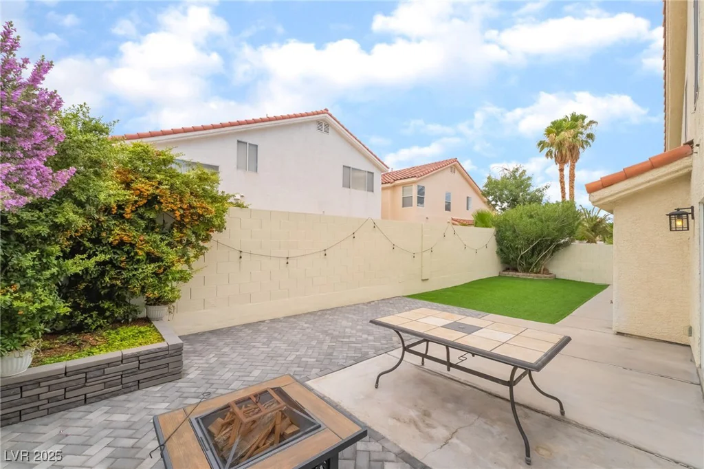 77 Huntfield, Henderson, NV 89074