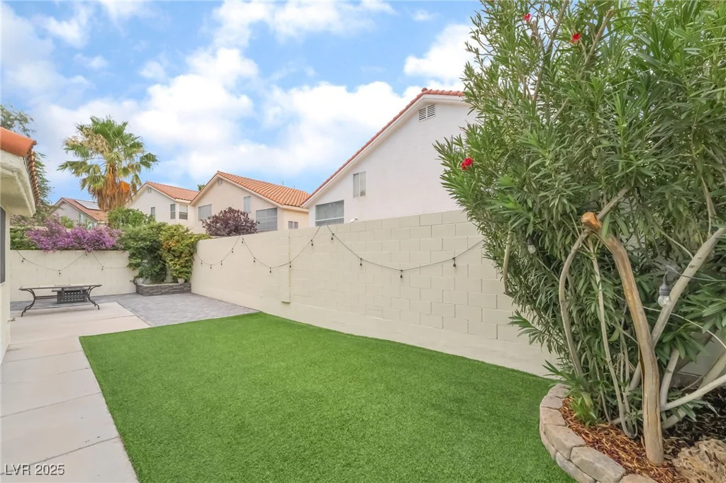77 Huntfield, Henderson, NV 89074