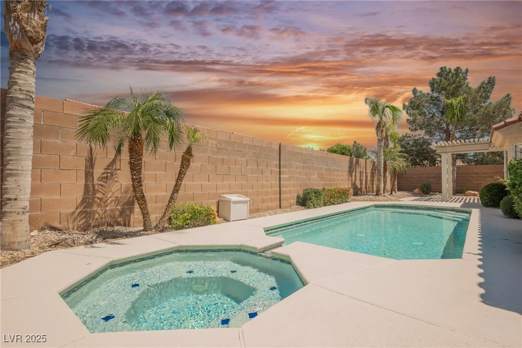 3882 Genoa, Las Vegas, NV 89141