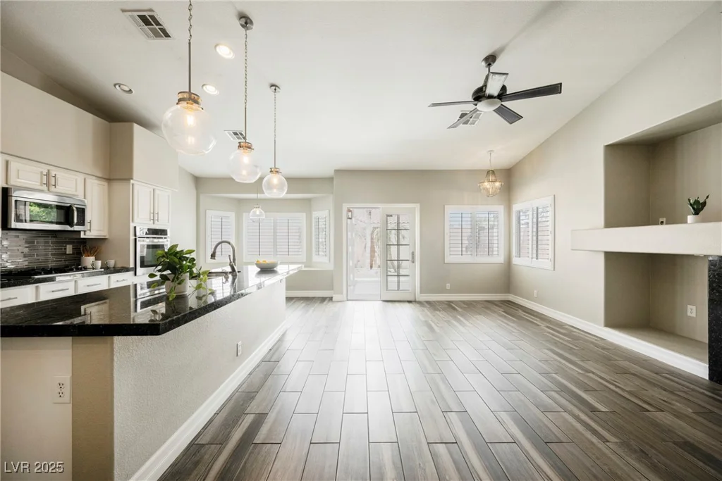 3882 Genoa, Las Vegas, NV 89141