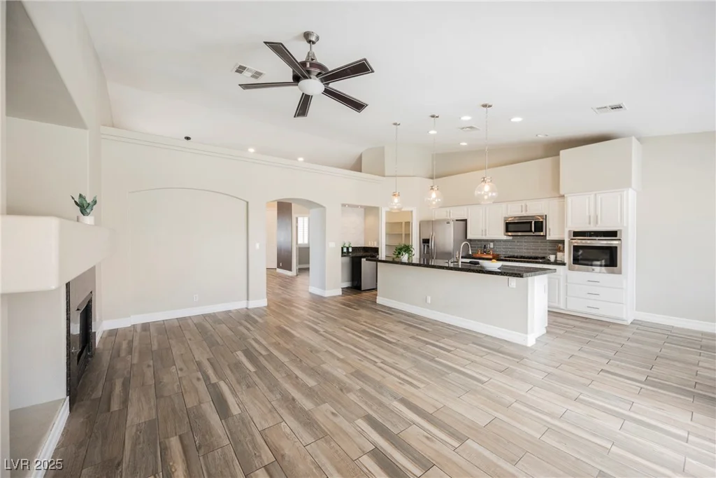 3882 Genoa, Las Vegas, NV 89141