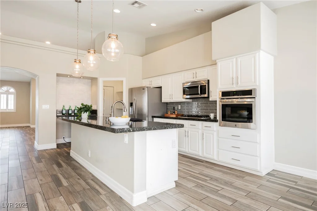 3882 Genoa, Las Vegas, NV 89141
