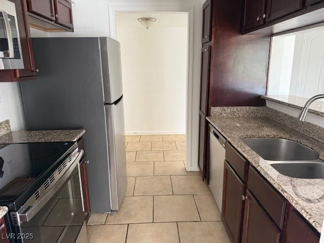 793 Oakmont, Las Vegas, NV 89109