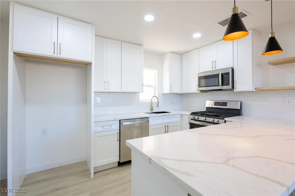 119 Cedar, Henderson, NV 89015