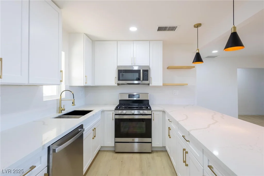 119 Cedar, Henderson, NV 89015