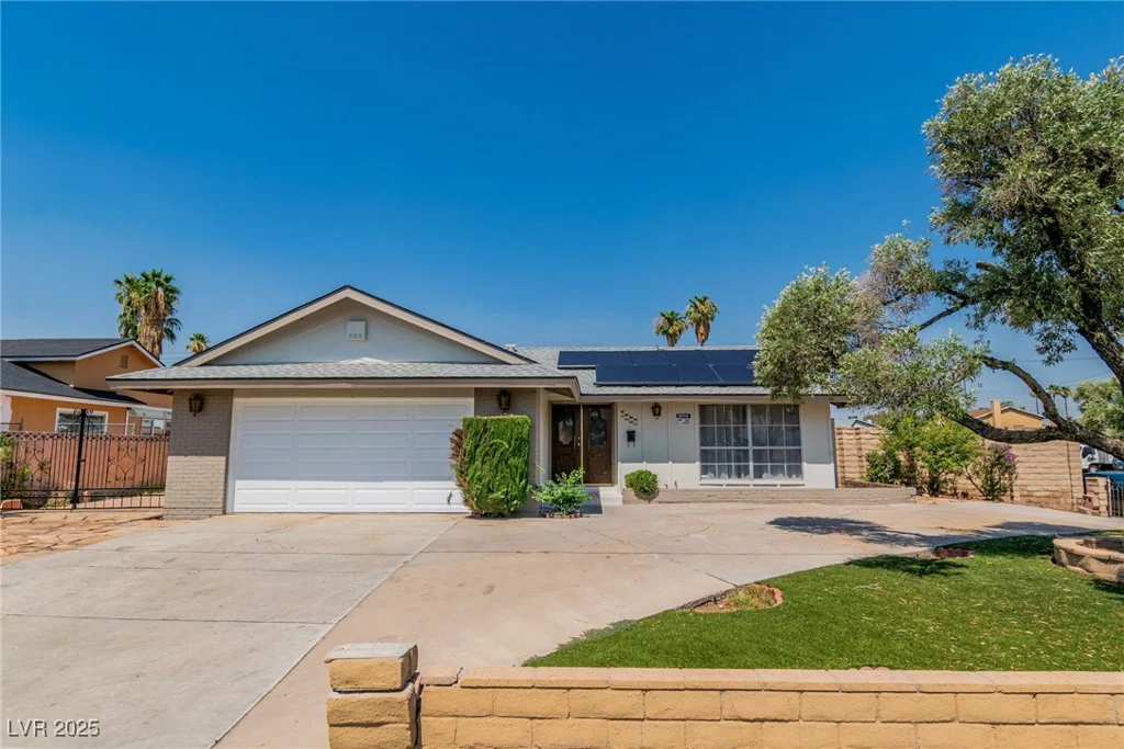 2753 McLeod, Las Vegas, NV 89121
