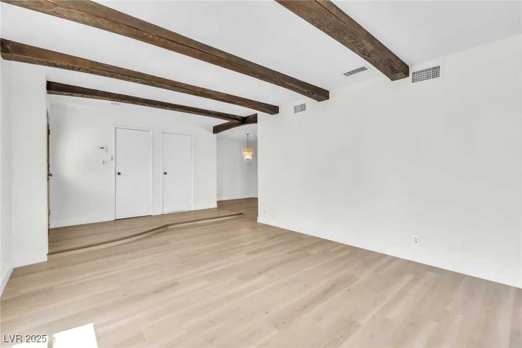 2753 McLeod, Las Vegas, NV 89121