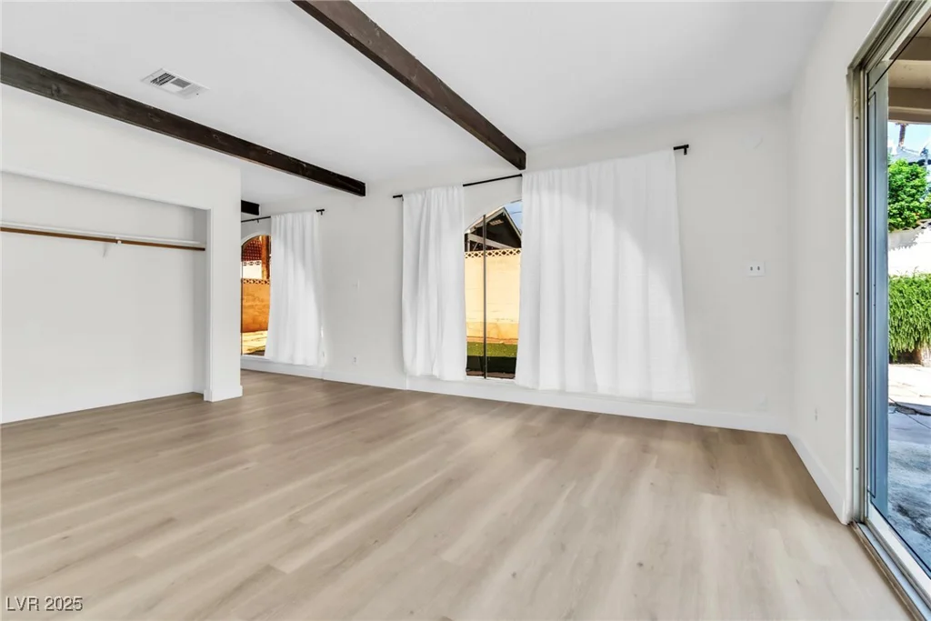 2753 McLeod, Las Vegas, NV 89121