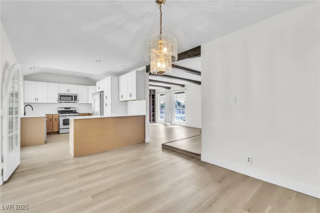 2753 McLeod, Las Vegas, NV 89121