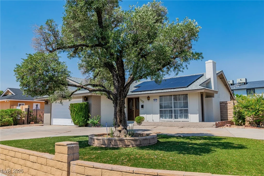 2753 McLeod, Las Vegas, NV 89121