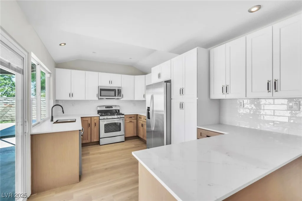 2753 McLeod, Las Vegas, NV 89121