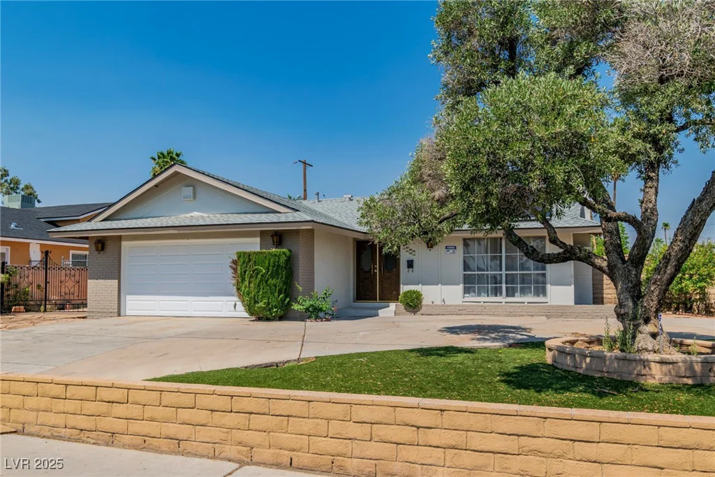 2753 McLeod, Las Vegas, NV 89121