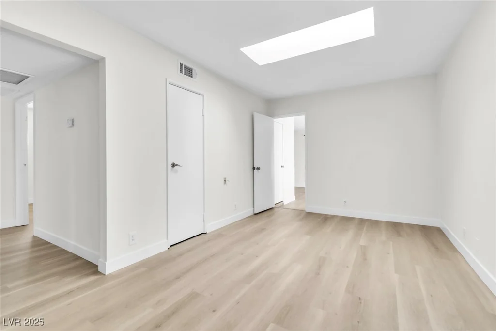 2753 McLeod, Las Vegas, NV 89121