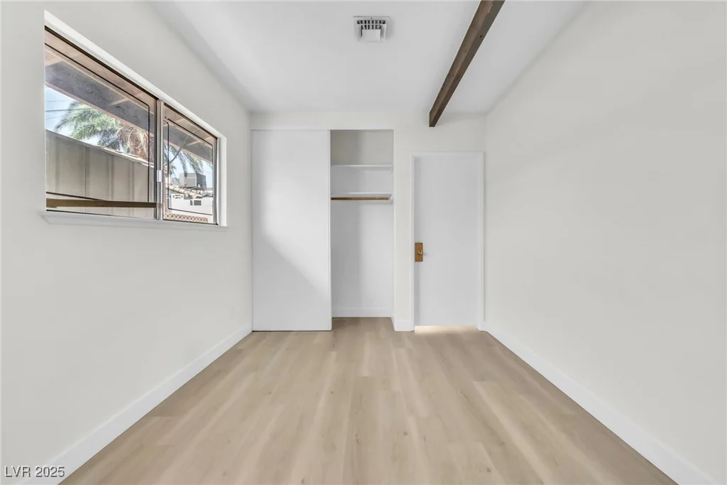 2753 McLeod, Las Vegas, NV 89121