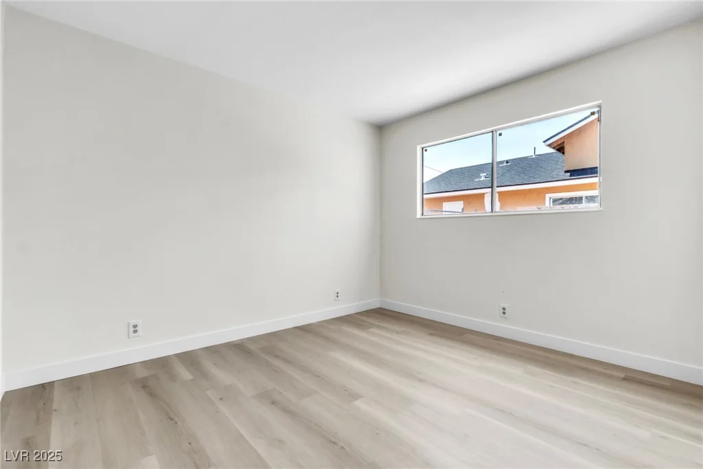 2753 McLeod, Las Vegas, NV 89121