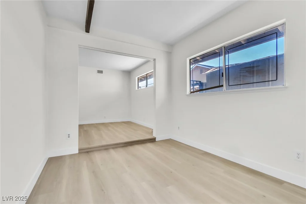 2753 McLeod, Las Vegas, NV 89121