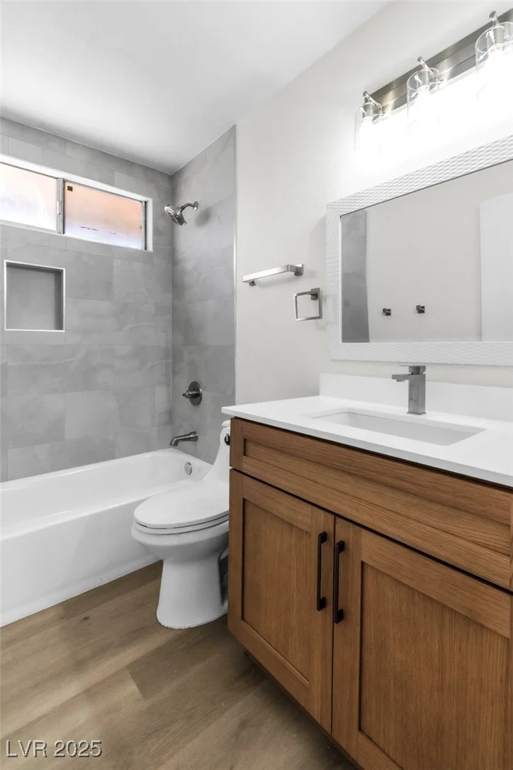 2753 McLeod, Las Vegas, NV 89121