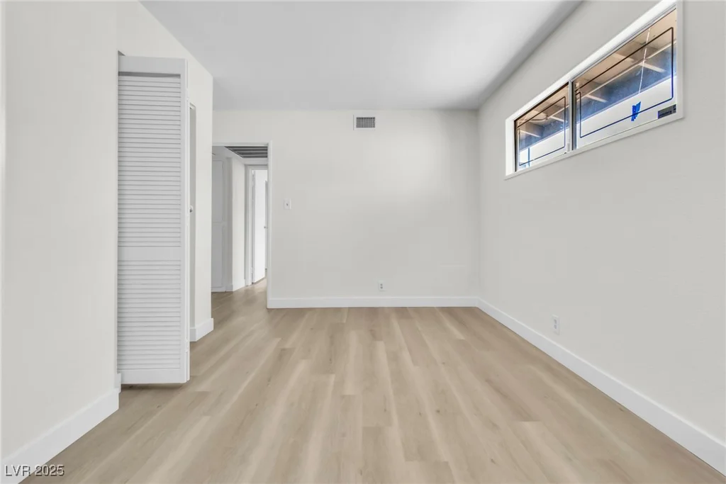 2753 McLeod, Las Vegas, NV 89121