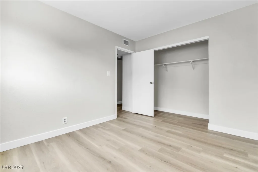 2753 McLeod, Las Vegas, NV 89121