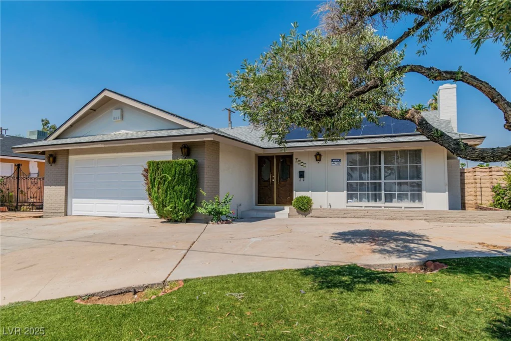 2753 McLeod, Las Vegas, NV 89121