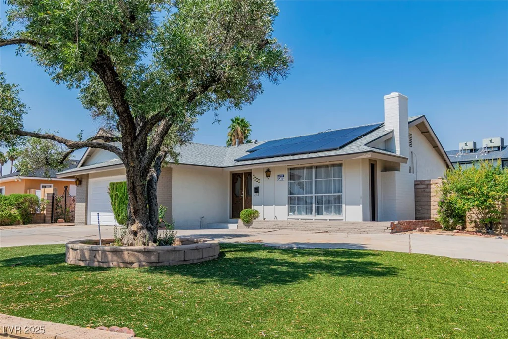 2753 McLeod, Las Vegas, NV 89121