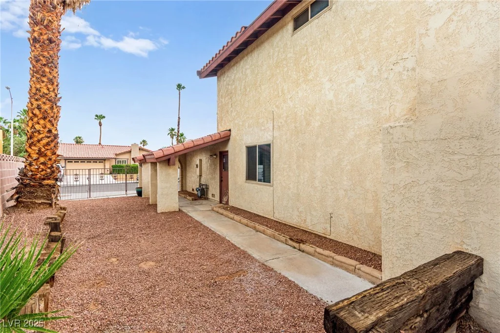 5195 Ganado, Las Vegas, NV 89103