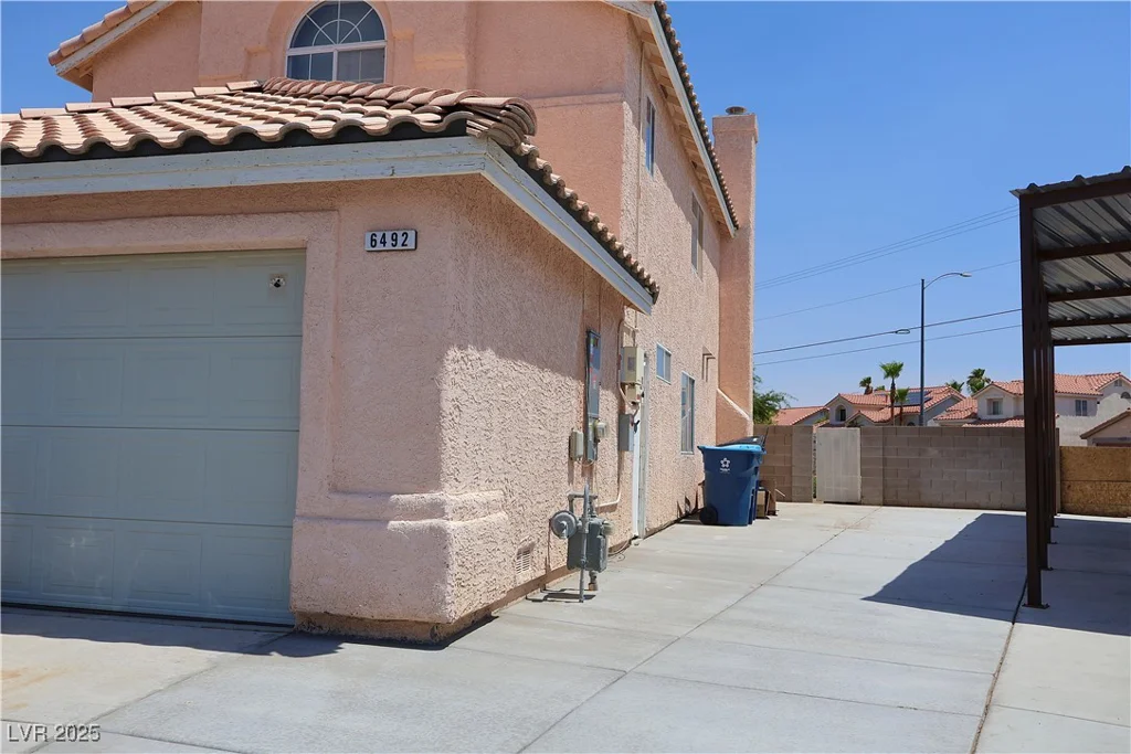 6492 Silent Pine, Las Vegas, NV 89156