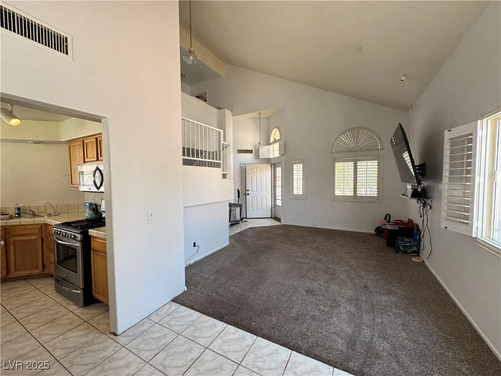 6492 Silent Pine, Las Vegas, NV 89156