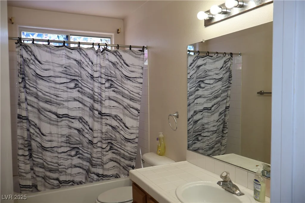 6492 Silent Pine, Las Vegas, NV 89156