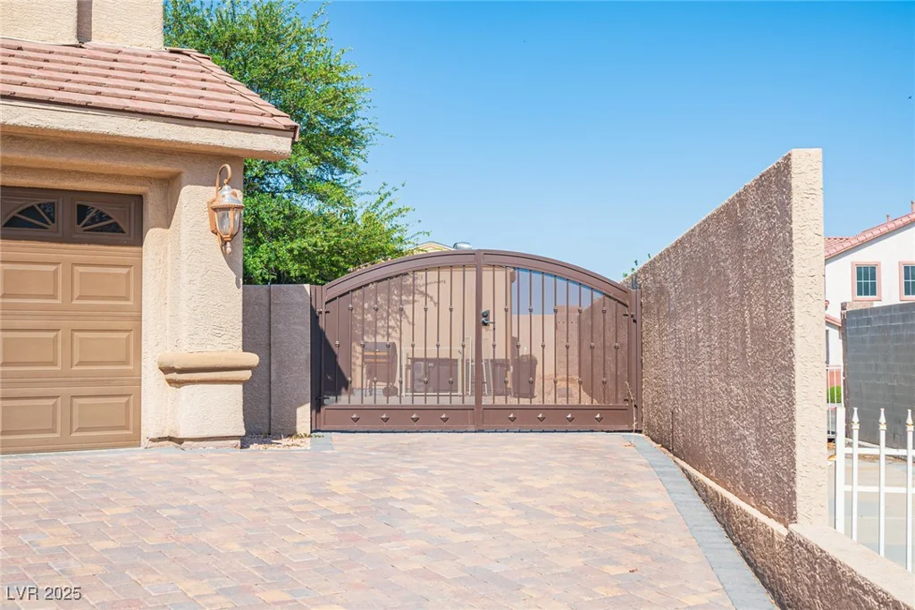 9612 Saint Claude, Las Vegas, NV 89148
