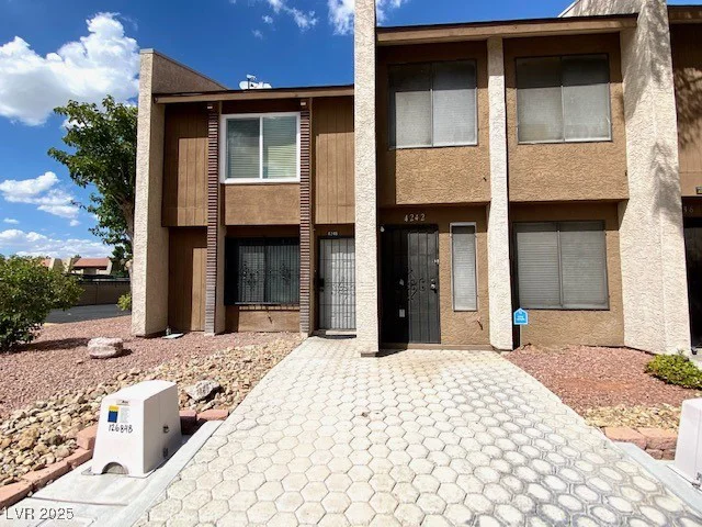 4242 Mississippi, Las Vegas, NV 89103