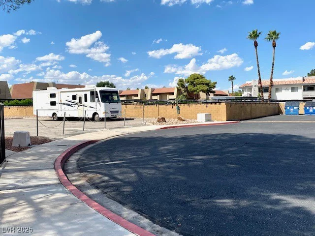 4242 Mississippi, Las Vegas, NV 89103