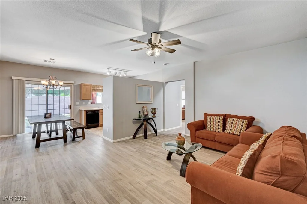 6059 Black Gold, North Las Vegas, NV 89031