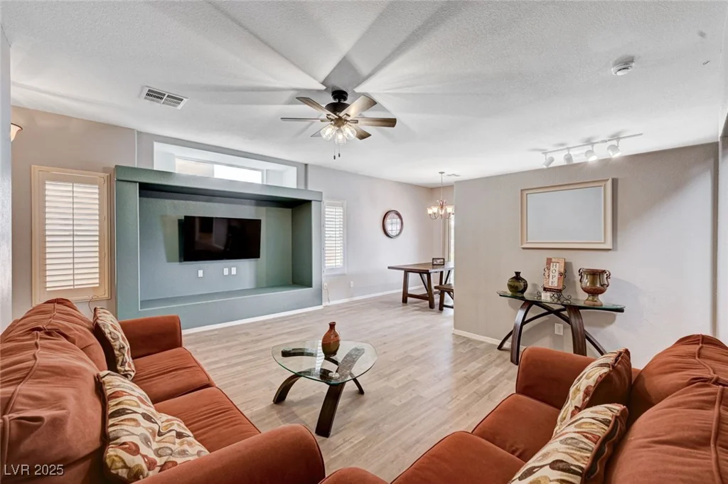 6059 Black Gold, North Las Vegas, NV 89031
