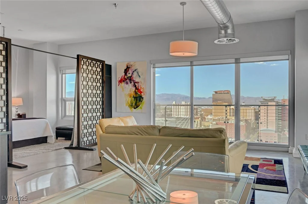 200 Hoover, Las Vegas, NV 89101