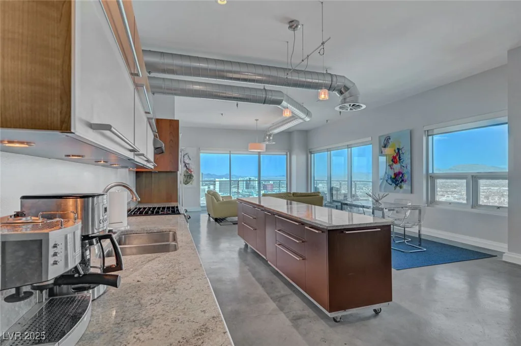 200 Hoover, Las Vegas, NV 89101