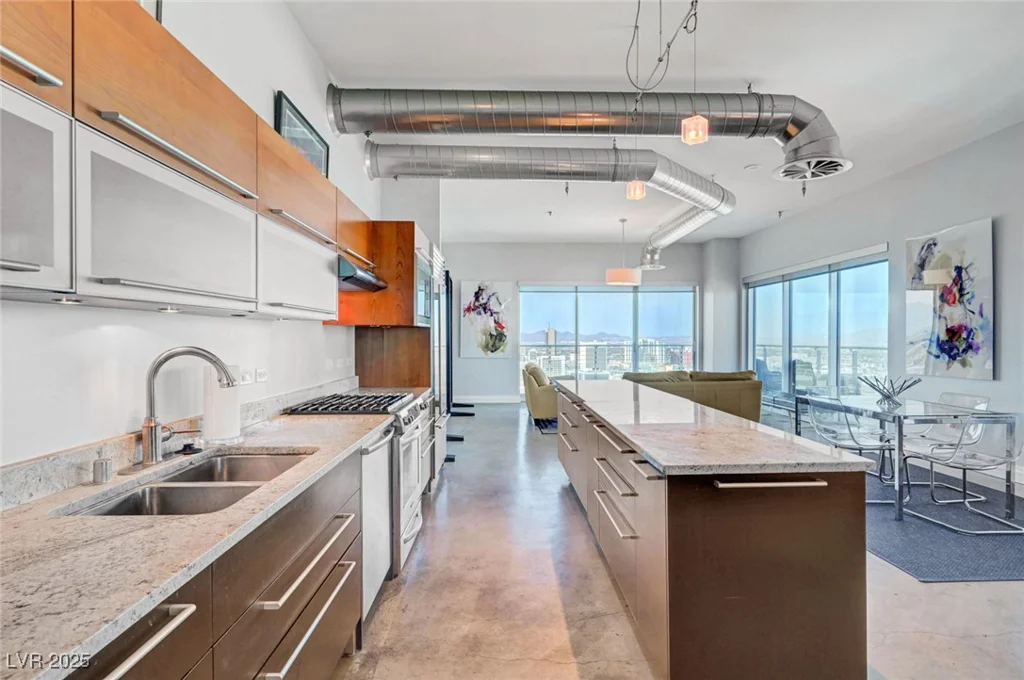 200 Hoover, Las Vegas, NV 89101