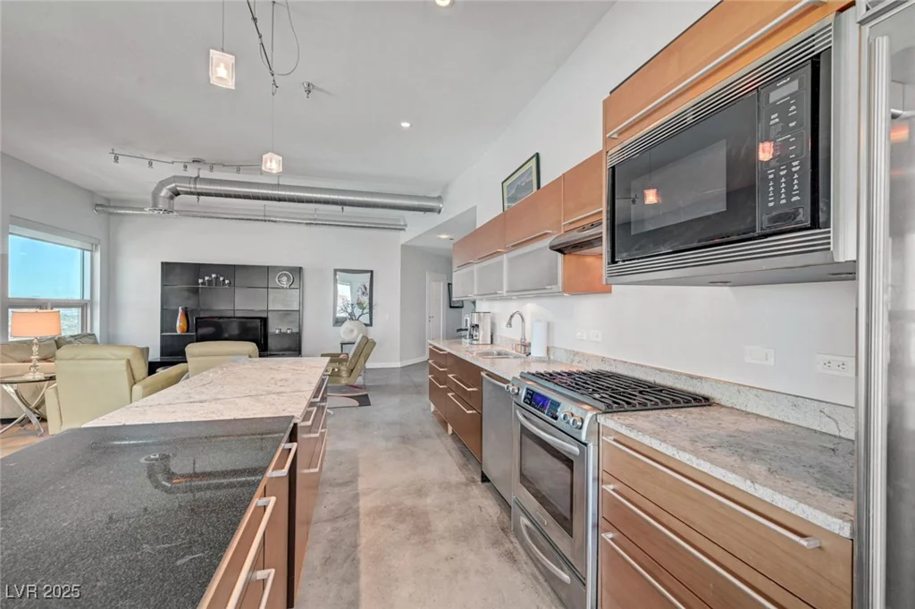 200 Hoover, Las Vegas, NV 89101