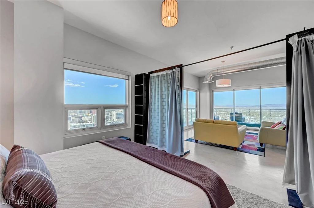 200 Hoover, Las Vegas, NV 89101