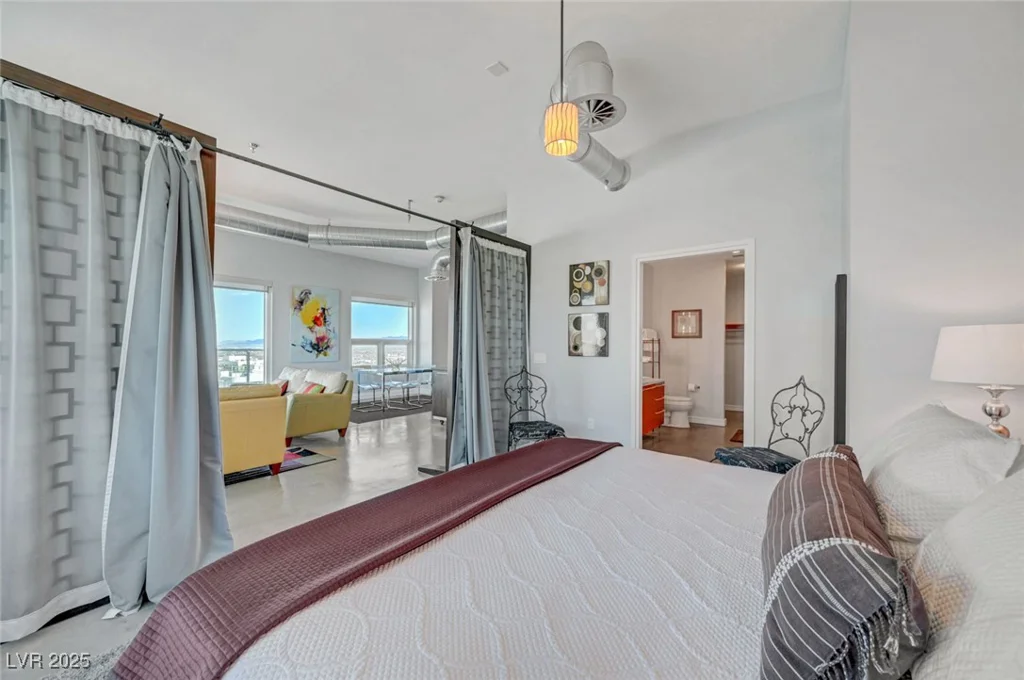 200 Hoover, Las Vegas, NV 89101