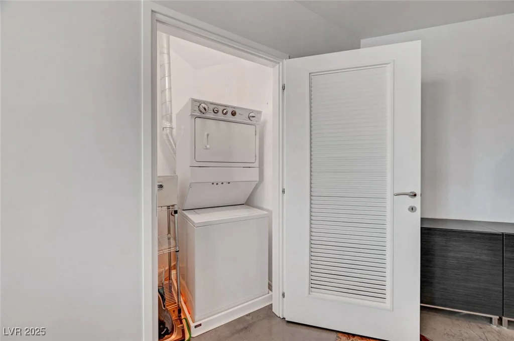 200 Hoover, Las Vegas, NV 89101