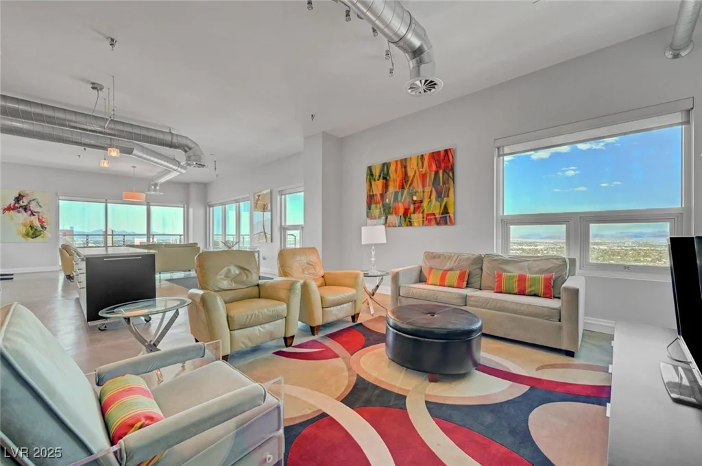 200 Hoover, Las Vegas, NV 89101