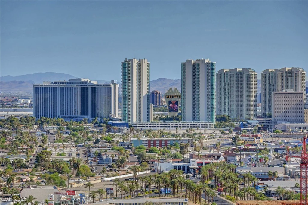 200 Hoover, Las Vegas, NV 89101