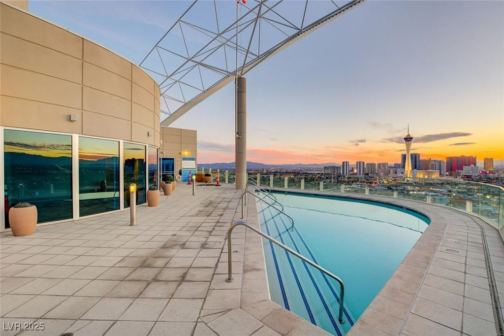 200 Hoover, Las Vegas, NV 89101