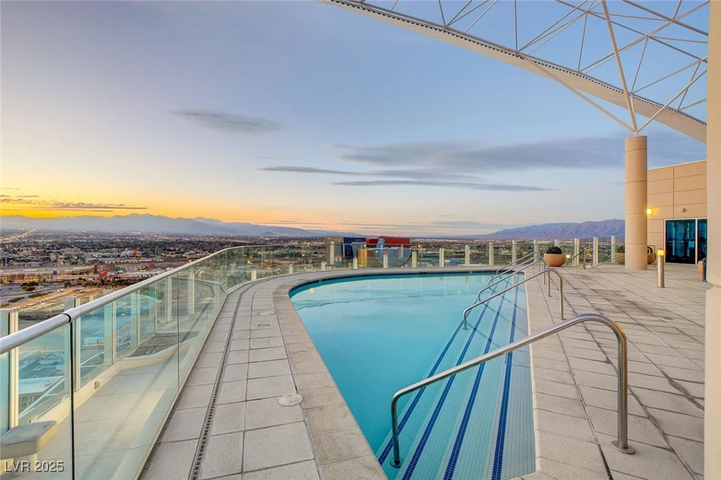 200 Hoover, Las Vegas, NV 89101